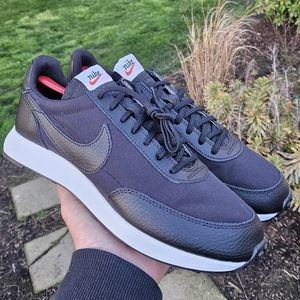 New men's Nike waffle